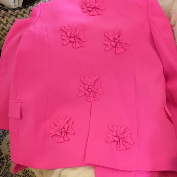 Pink Floral Embellished Blazer with Tailored Silhouette - Picture 7 of 12